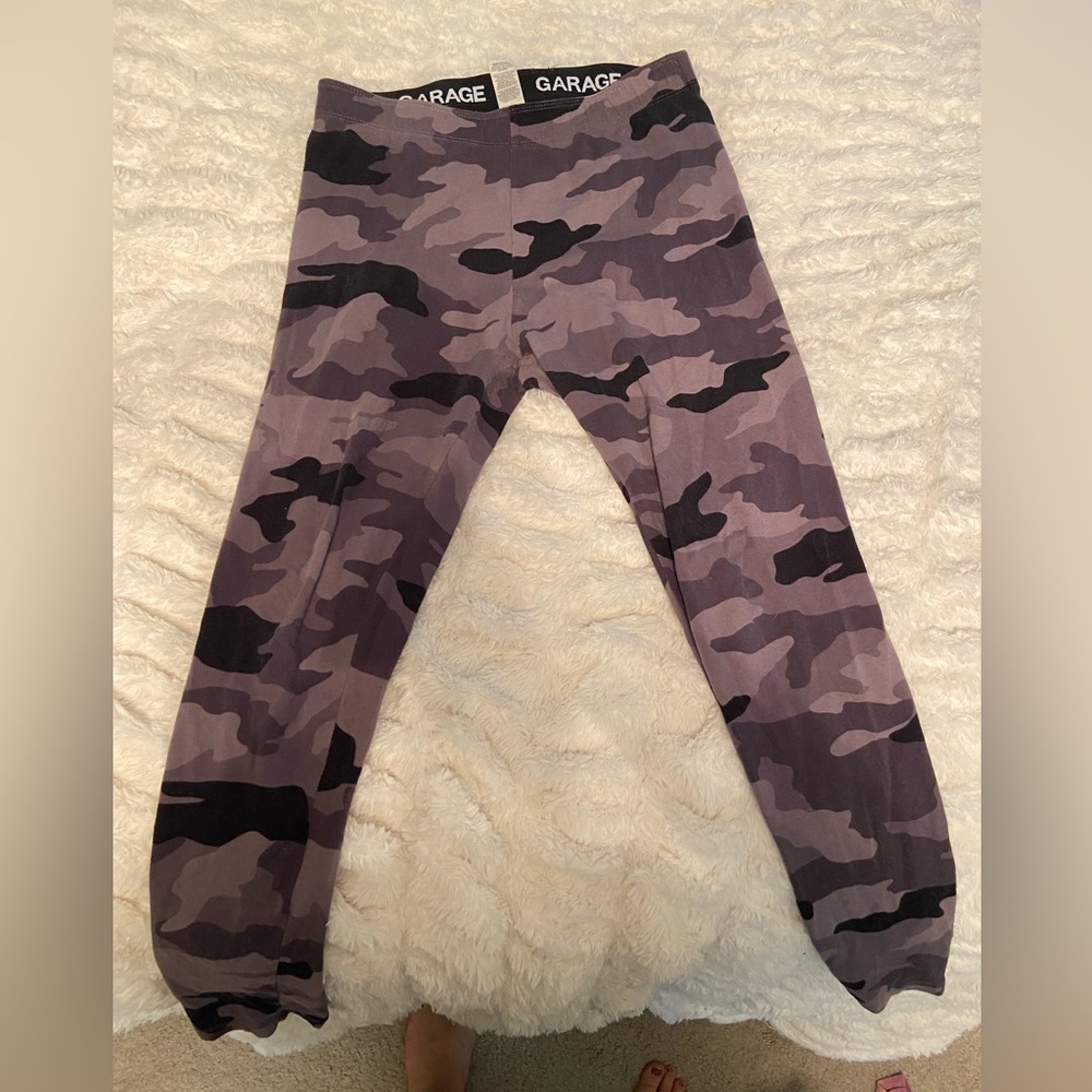 Grey camo leggings